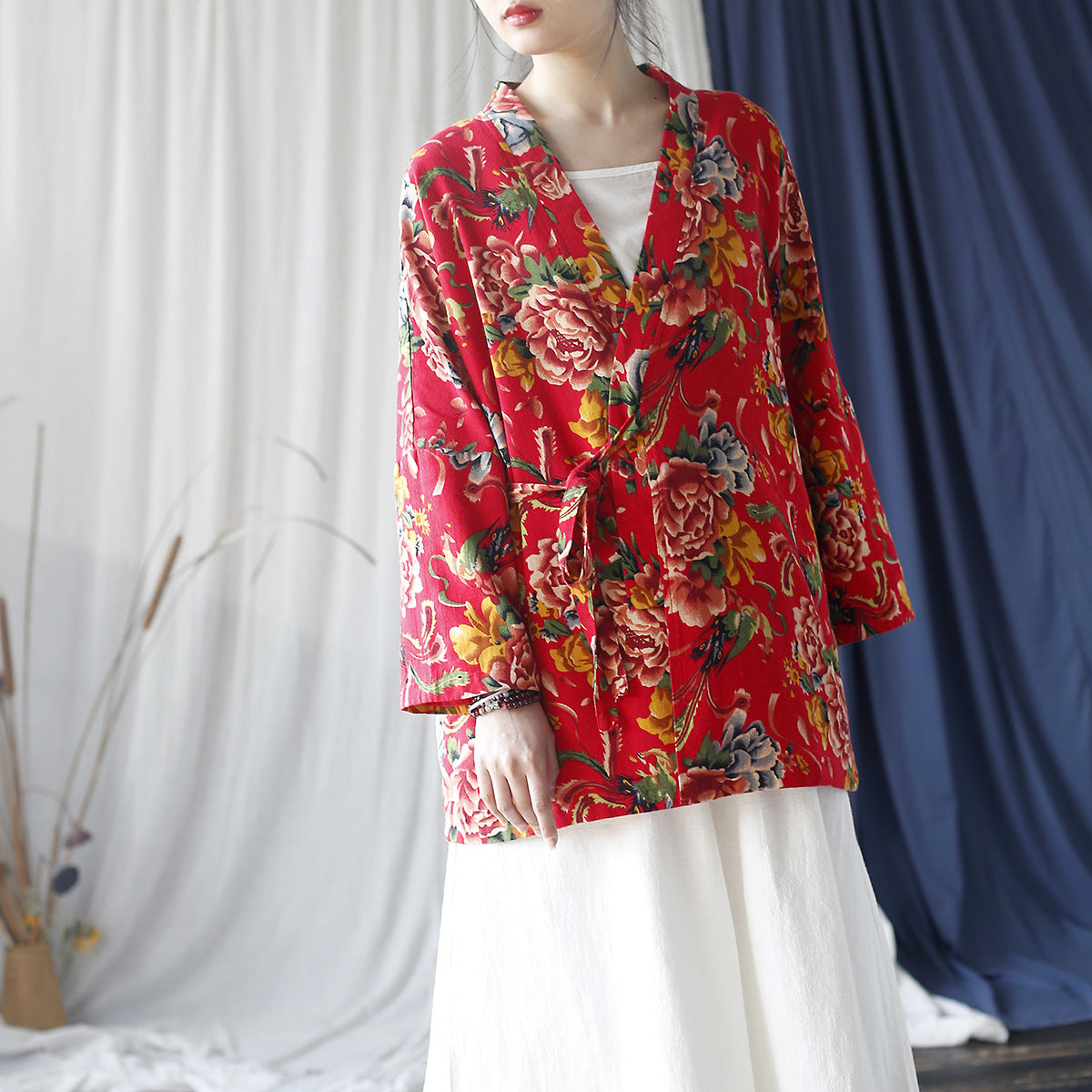 Printed Loose Printed Floral Cotton V-Neck Jacket. Red Vintage Cotton Linen Kimono