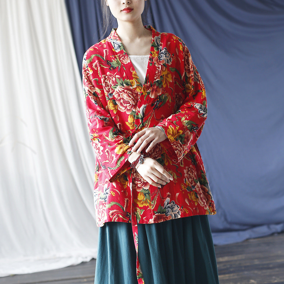 Printed Loose Printed Floral Cotton V-Neck Jacket. Red Vintage Cotton Linen Kimono