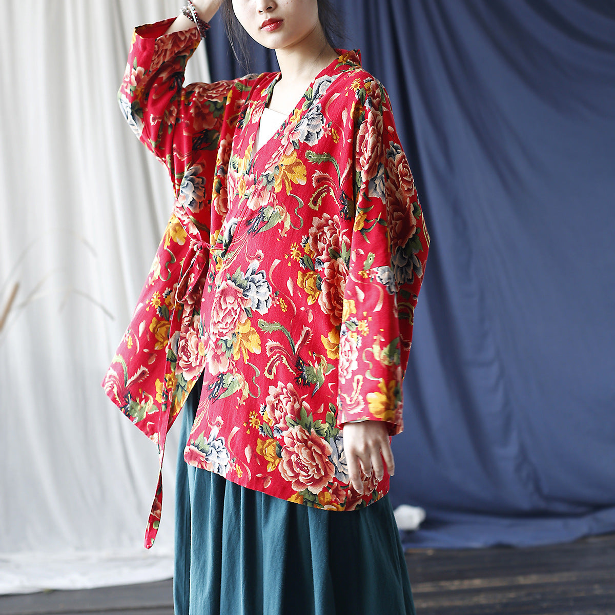 Printed Loose Printed Floral Cotton V-Neck Jacket. Red Vintage Cotton Linen Kimono