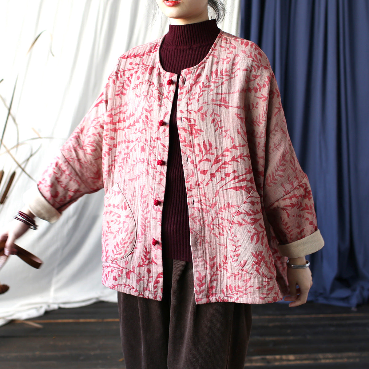 Red Printed Cotton  Linen Jacket ， Chinese Frog Button Jacket