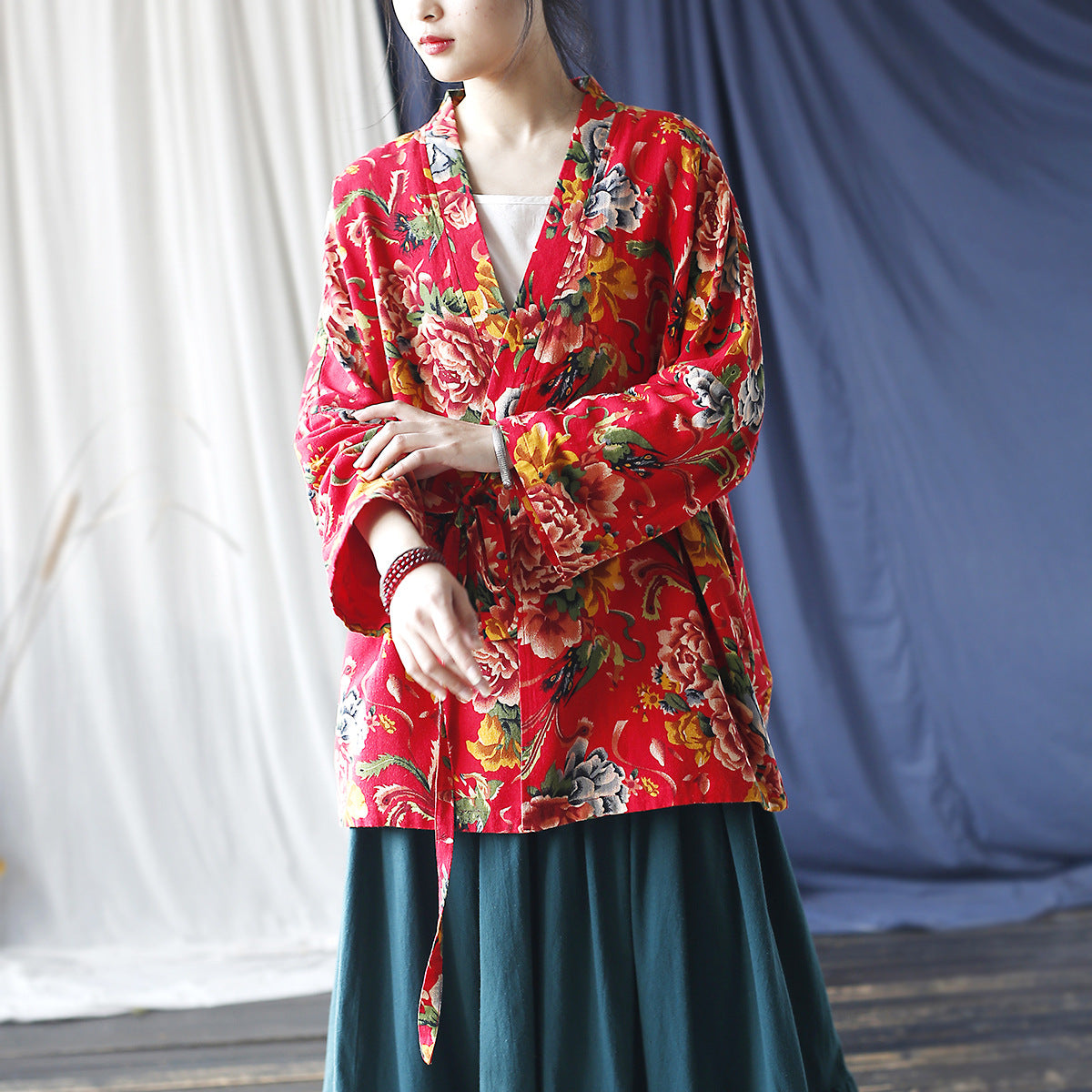 Printed Loose Printed Floral Cotton V-Neck Jacket. Red Vintage Cotton Linen Kimono