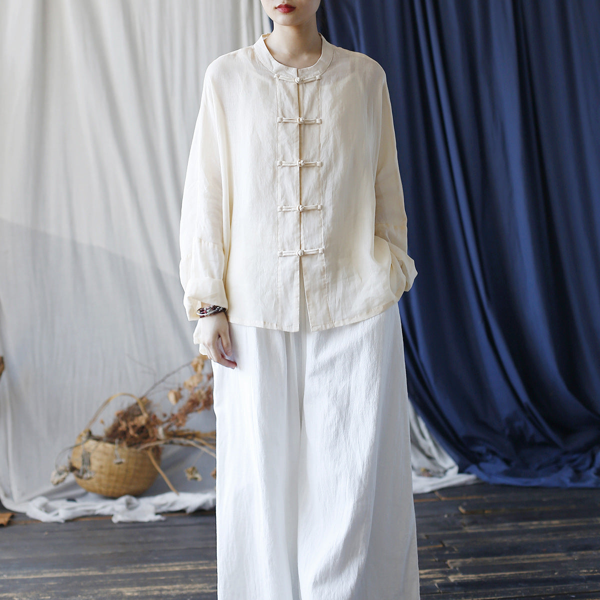 Summer Standing Collar Women Ramie Frog Button Shirt, Literary Retro Long Sleeve Loose Light Cardigan 20240802